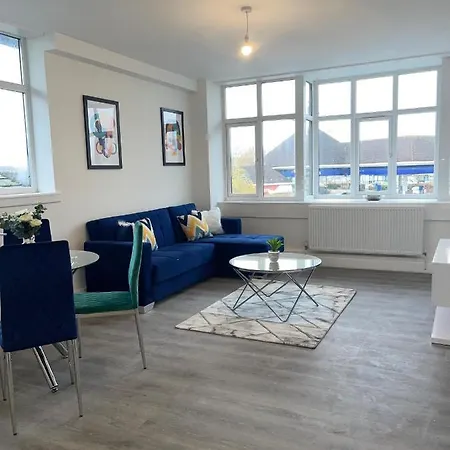 2 Bedroom Apartment - Flitwick - Contractor Friendly - Tourist Ready - Full Kitchen - Wifi - Smart Tv - Sofa Bed - Free Parking - Ideal For Short Or Long Stays Exterior photo