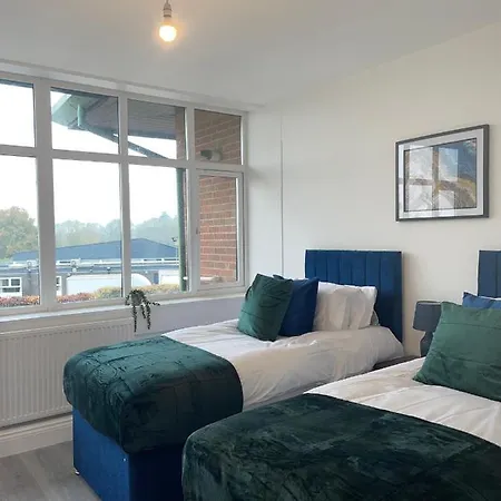 2 Bedroom Apartment - Flitwick - Contractor Friendly - Tourist Ready - Full Kitchen - Wifi - Smart Tv - Sofa Bed - Free Parking - Ideal For Short Or Long Stays Exterior photo