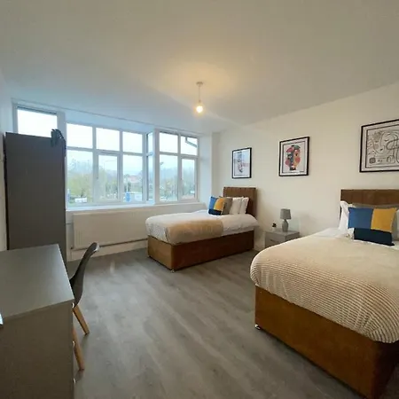 2 Bedroom Apartment - Flitwick - Contractor Friendly - Tourist Ready - Full Kitchen - Wifi - Smart Tv - Sofa Bed - Free Parking - Ideal For Short Or Long Stays Exterior photo