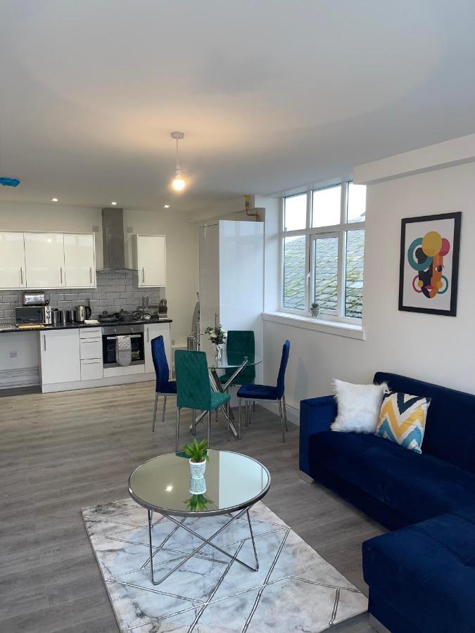 Apartment 2 Bedroom - Flitwick - Contractor Friendly - Tourist Ready - Full Kitchen - Wifi - Smart Tv - Sofa Bed - Free Parking - Ideal For Short Or Long