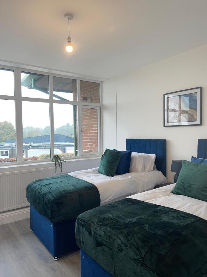 Apartment 2 Bedroom - Flitwick - Contractor Friendly - Tourist Ready - Full Kitchen - Wifi - Smart Tv - Sofa Bed - Free Parking - Ideal For Short Or Long Flitwick (Bedfordshire)