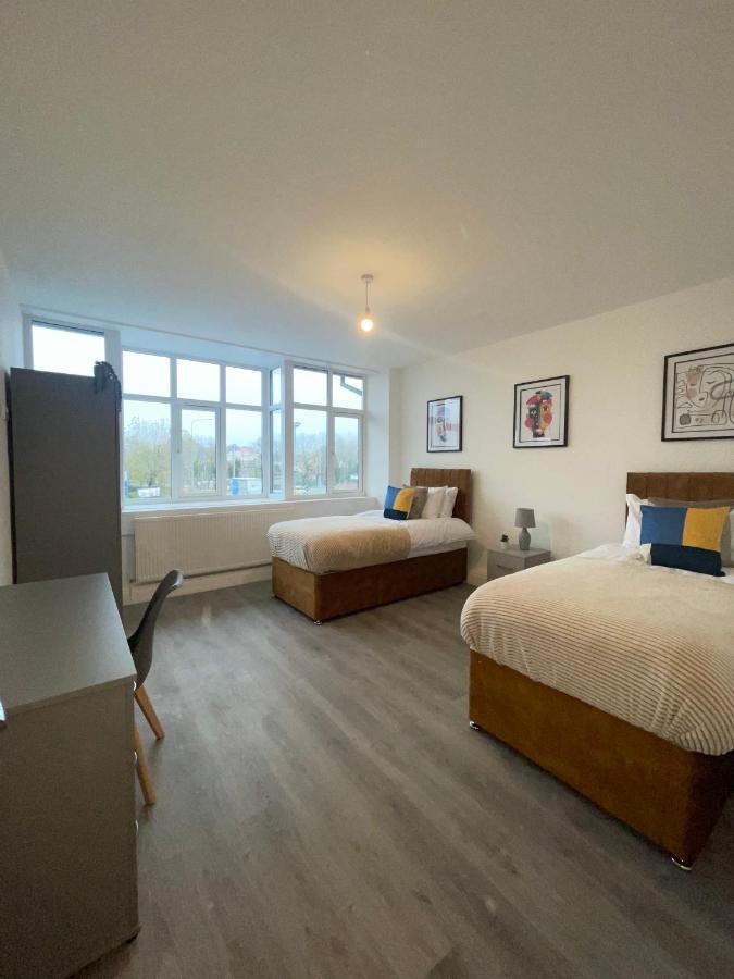 2 Bedroom - Flitwick - Contractor Friendly - Tourist Ready - Full Kitchen - Wifi - Smart Tv - Sofa Bed - Free Parking - Ideal For Short Or Long Apartment
